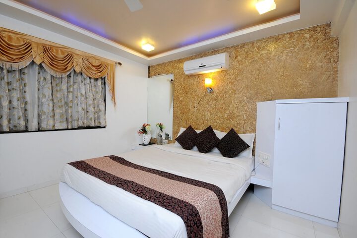 Room 5 of 49
