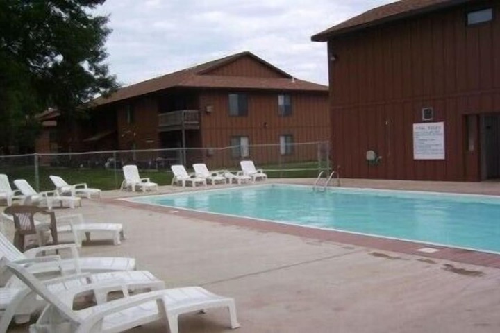 Pool 5 of 15