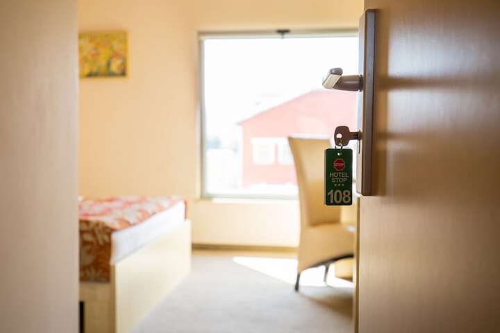 Room 5 of 27