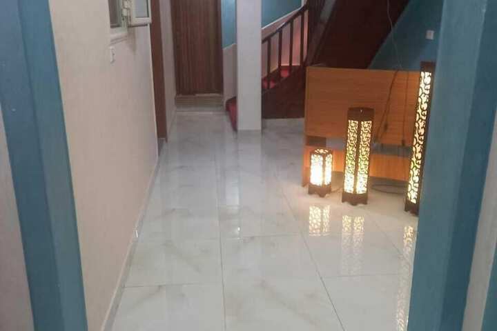 Room 10 of 14