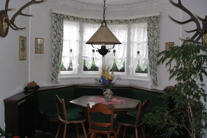 Room 5 of 20