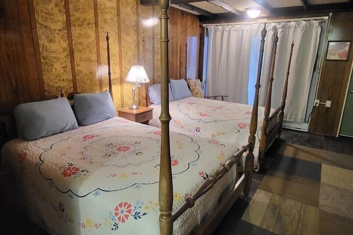 2 Double Beds (7 of 28)
