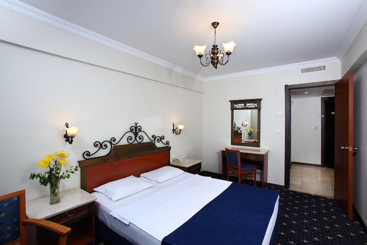Room 5 of 23