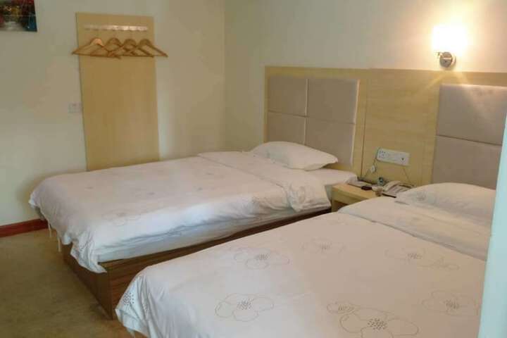 Room 6 of 26