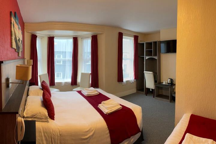 Room 4 of 26
