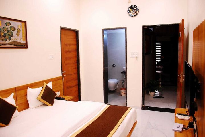 Room 7 of 51