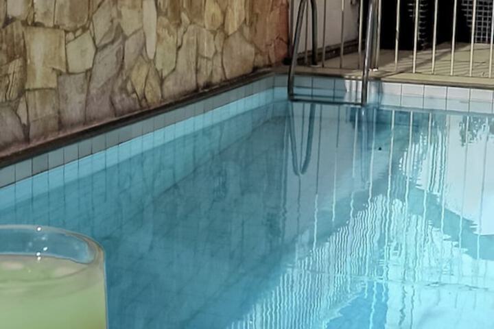 Pool 20 of 27