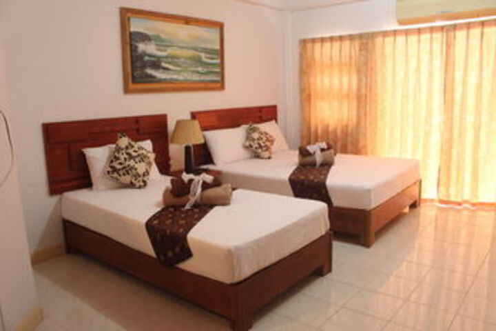 Hotel Suite Photo