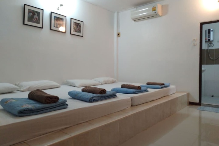 Room 6 of 39