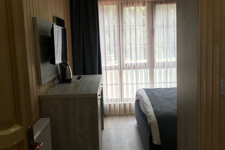 Room 22 of 66