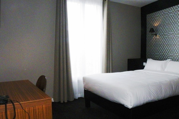 Room 3 of 44