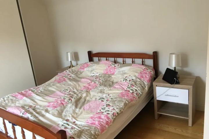 Room 4 of 12
