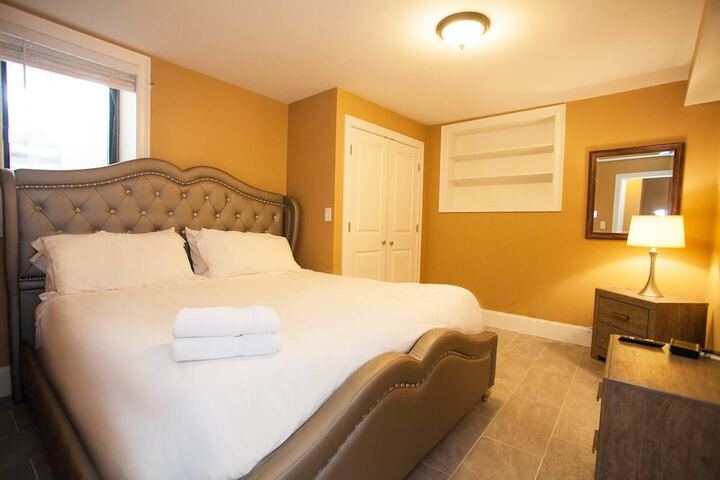 Room 8 of 27