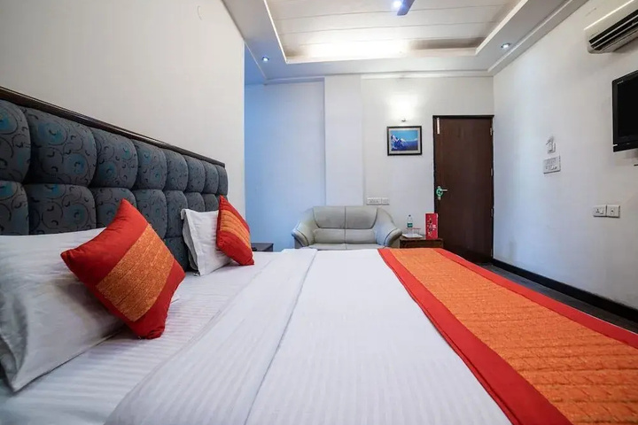 Room 3 of 13