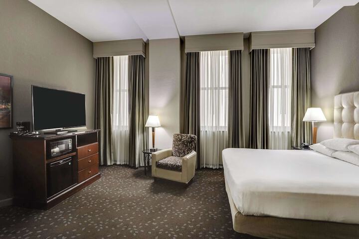 Room 12 of 60
