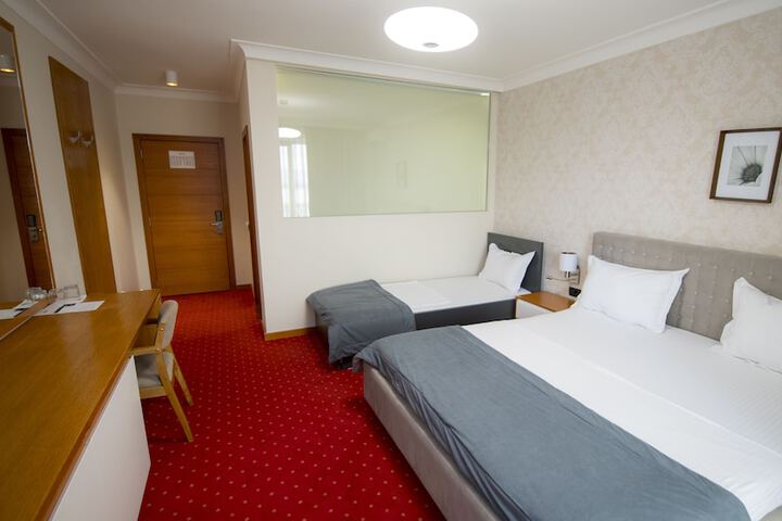 Room 14 of 16