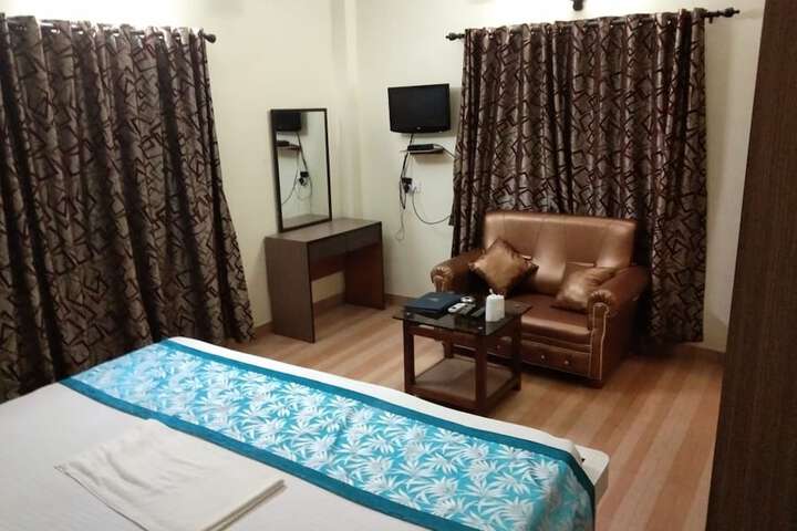 Room 4 of 27