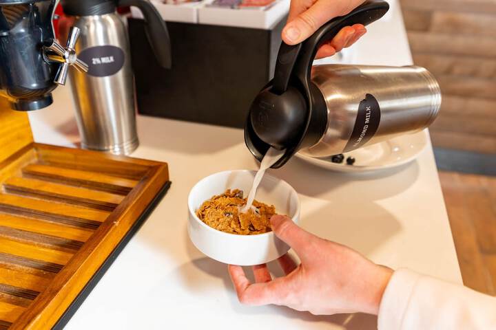 Breakfast/Coffee Service 81 of 126