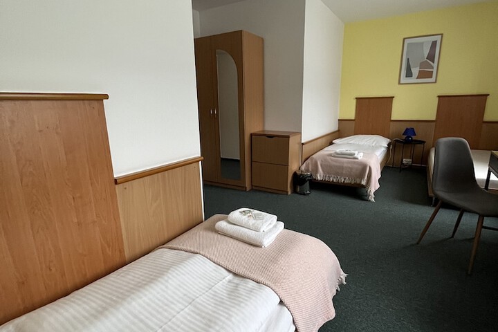 Room 16 of 49