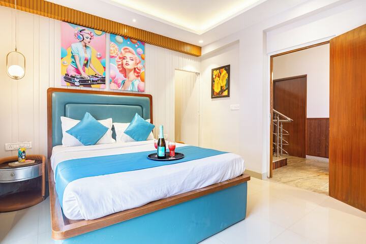 Room 104 of 682