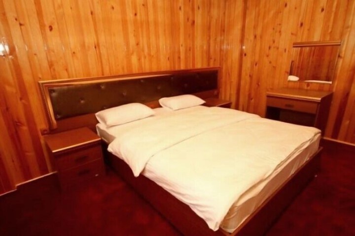 Room 11 of 26