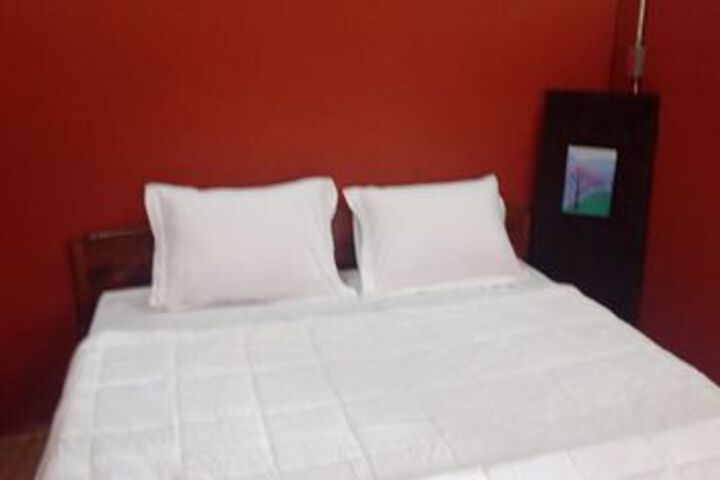 Room 9 of 19