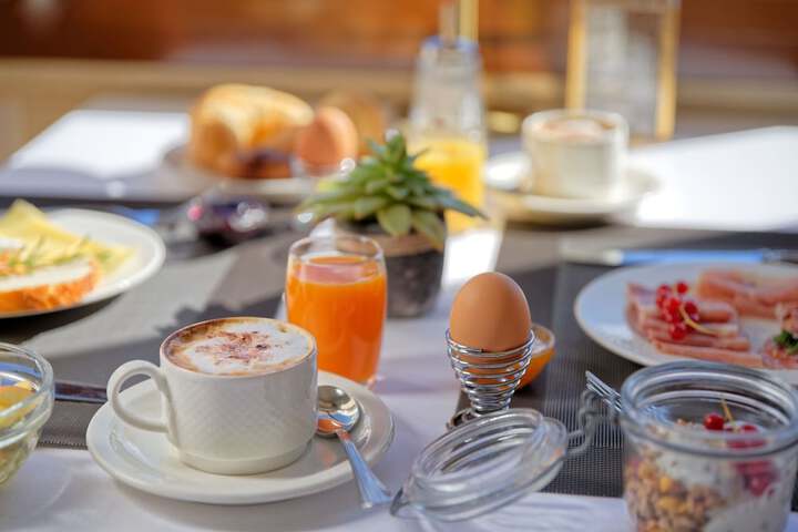 Breakfast/Coffee Service 20 of 32