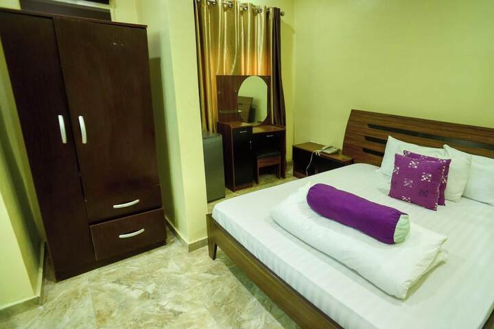 Room 3 of 30