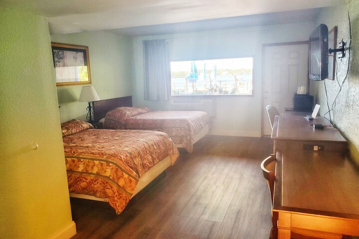 2 Double Beds (5 of 7)
