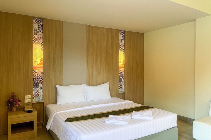Room 9 of 37