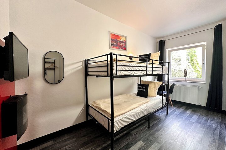 Room 27 of 81