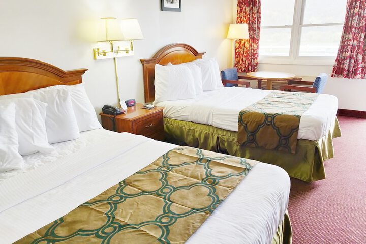 Deluxe 2 Double Beds (10 of 15)