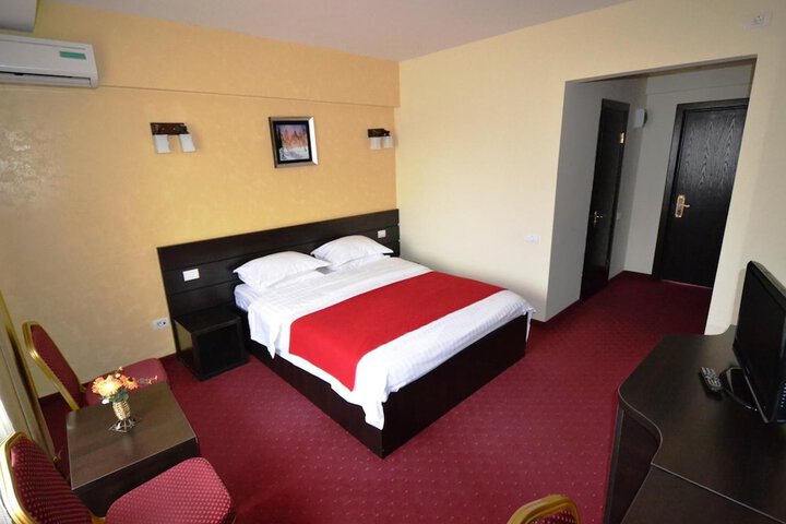 Room 17 of 51