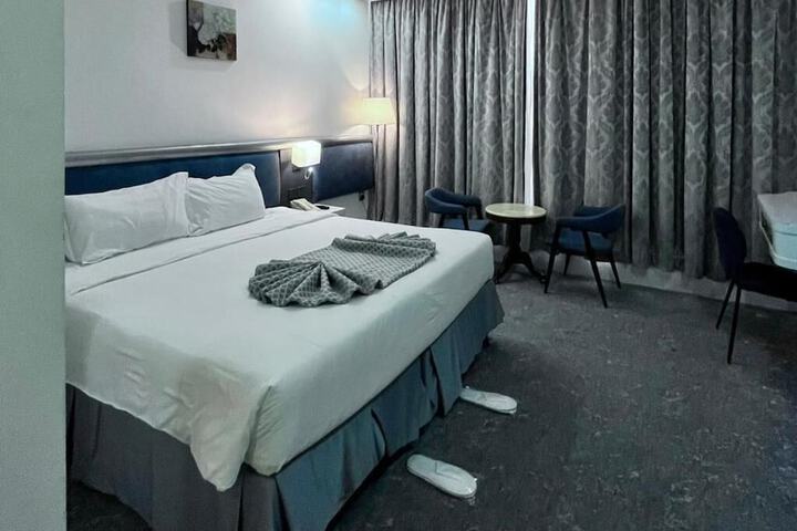 Room 38 of 59