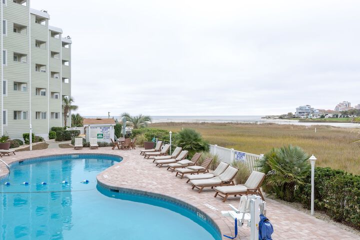 Hotel Pool