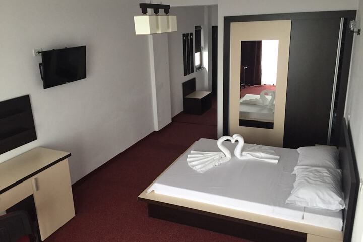 Room 15 of 35