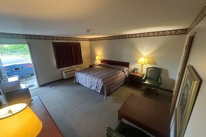Room 3 of 13