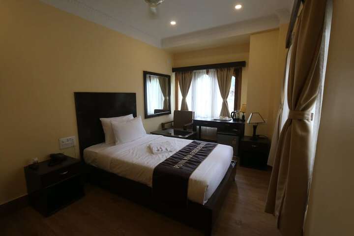 Room 2 of 6