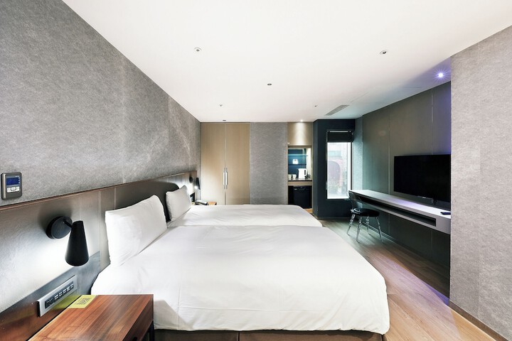 Room 17 of 72