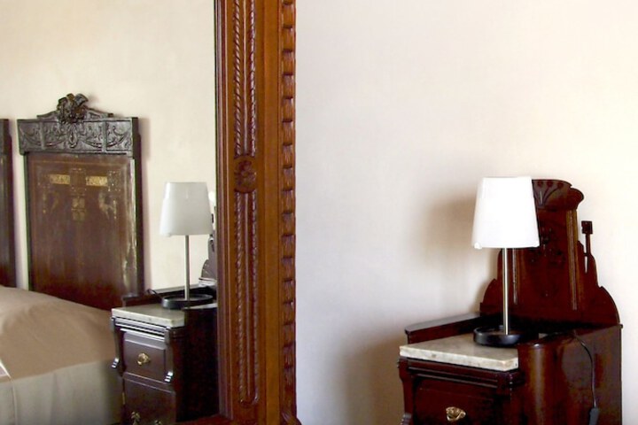 Room 5 of 43