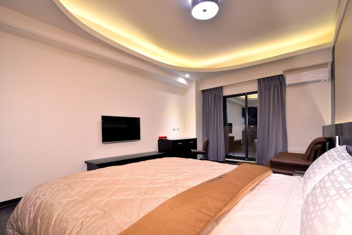 Room 19 of 39