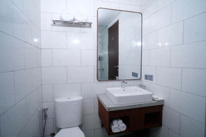 Room 4 of 7