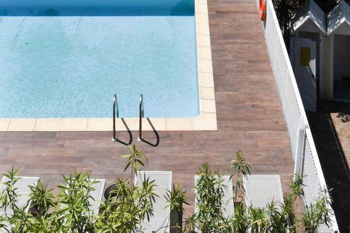 Pool 49 of 107