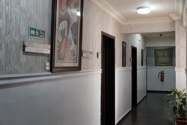 Ballroom/Hall 21 of 23