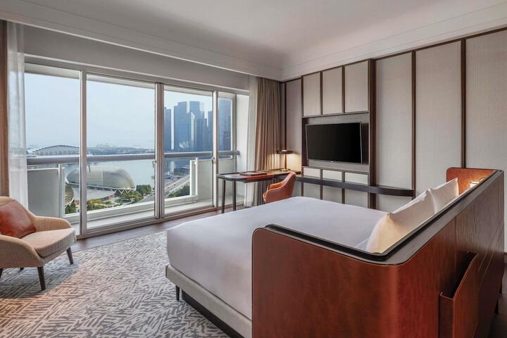 Room 53 of 202