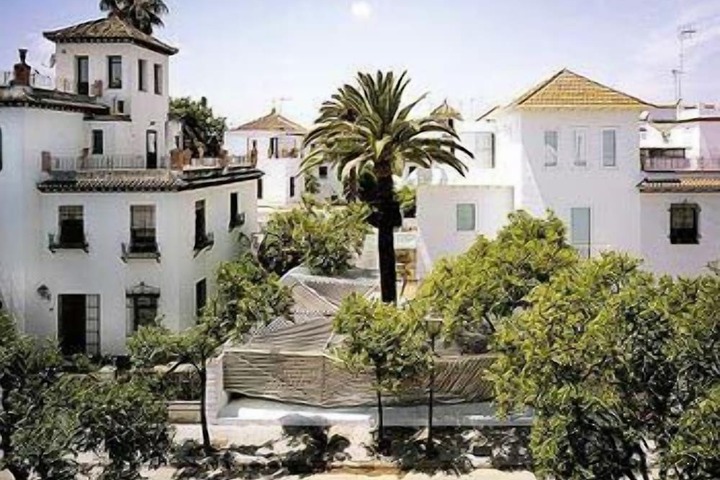 Hotel Holos in Seville