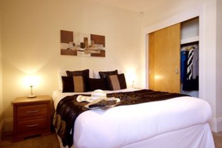 Room 13 of 27