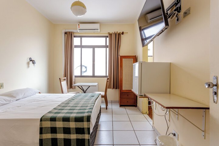 Room 22 of 80