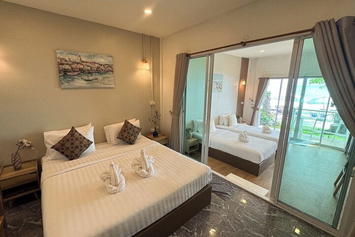 Room 2 of 6