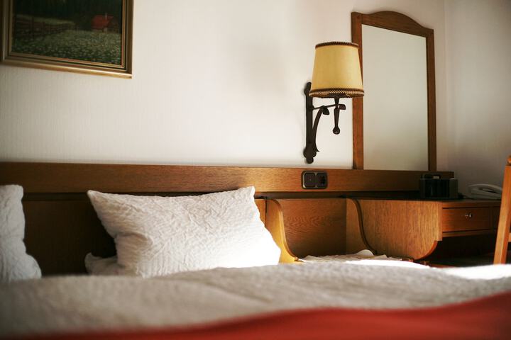 Room 17 of 65